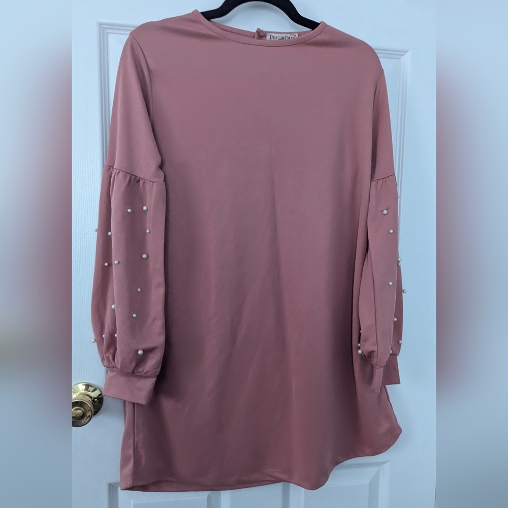 ❤️5 For $25❤️ Por la Cara Pink Mini dress with Pearl Accents